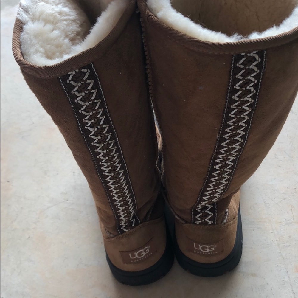 UGG Boots - Picture 4 of 4